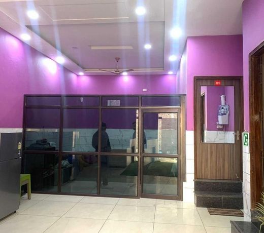 OYO 70049 Hotel Green Apple
