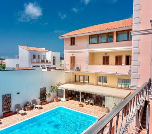 Residence con piscina a Santa Teresa di Gallura