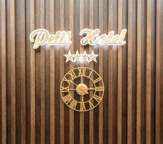 Petit Hotel