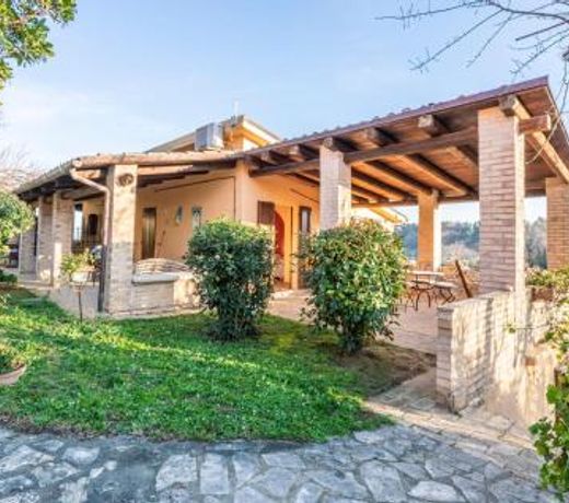 Nice home in San Giovanni with Outdoor swimming pool and Jacuzzi