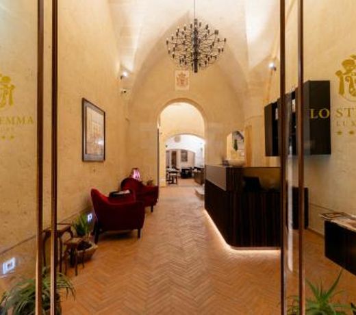 Lo Stemma Luxury Hotel