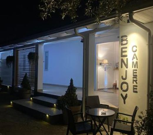 BENJOI CAMERE