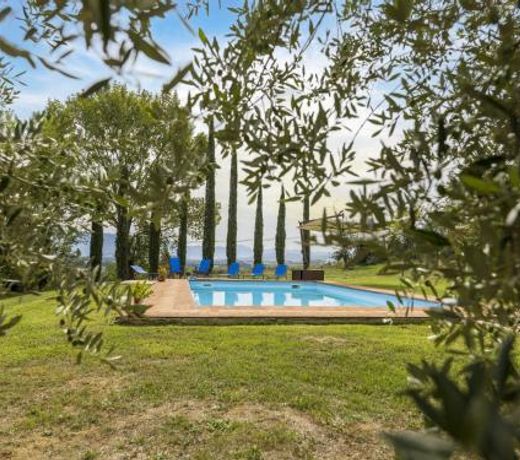 Private villa with swimming pool in the heart of Umbria