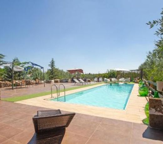 Awesome home in Acquaviva delle fonti with Outdoor swimming pool, WiFi and 3 Bedrooms