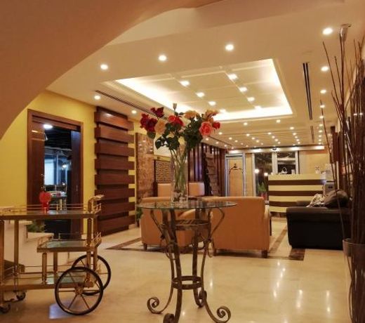 7 Days Hotel