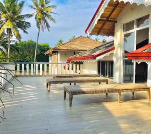 Rosanuka Beach Villa