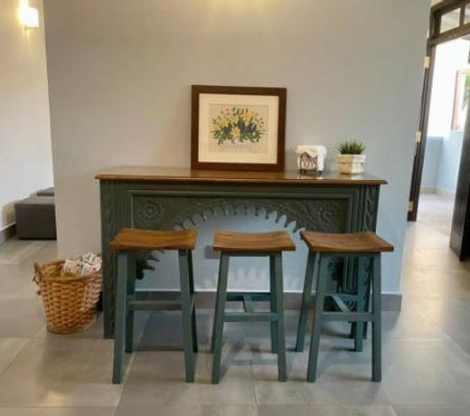 Lovely 2-bedroom holiday home with free parking.