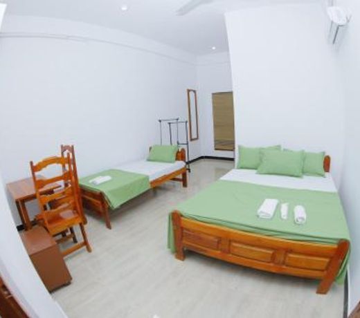 Amis Hotel & Restaurant