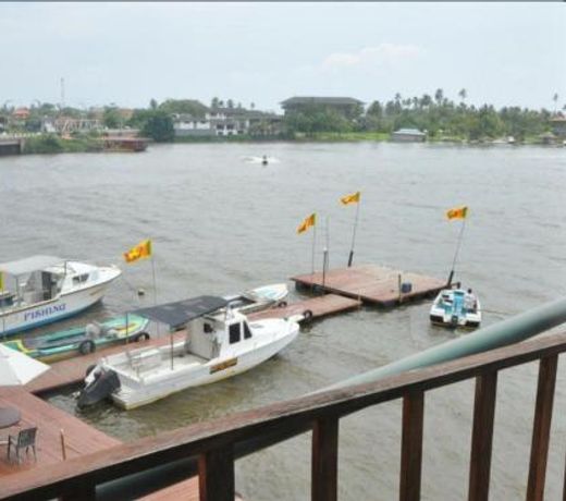 Luthmin River View Hotel
