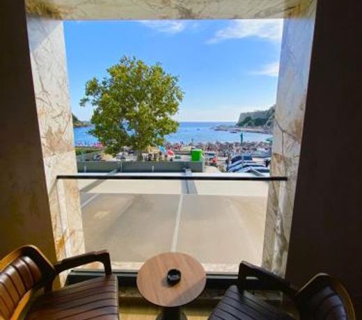Marinus Hotel