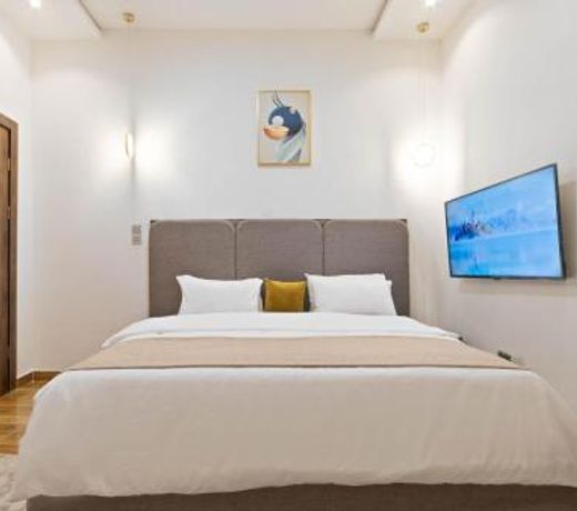 SID LUXURY SHORTLET LEKKI - Lagos with Swimming Pool, PS 5, Snooker & Table Tennis