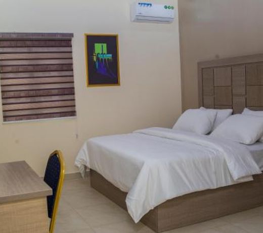 MITOS LUXURY SUITES (BODE THOMAS)