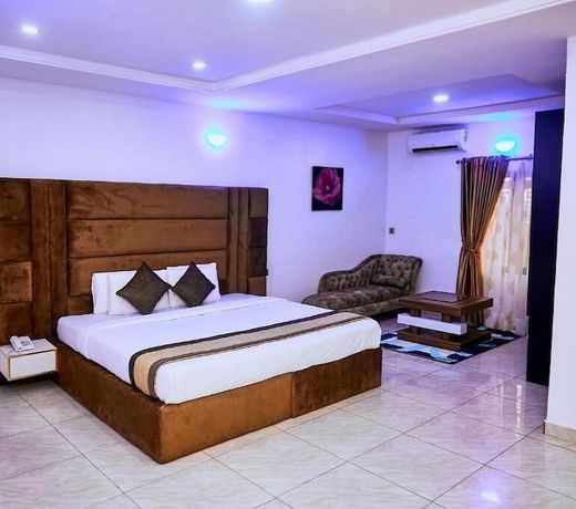 247 Luxury Hotel & Apartment Ajah