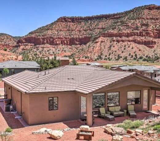 Kanab Home with Resort Amenities - Drive to Zion!
