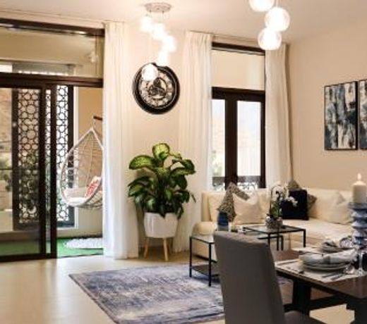 Stylish Apartment with a Jacuzzi (Park&Pool View)