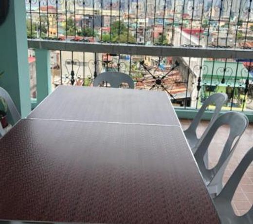 THE MANSION - BACKPACKERS Near AIRPORT