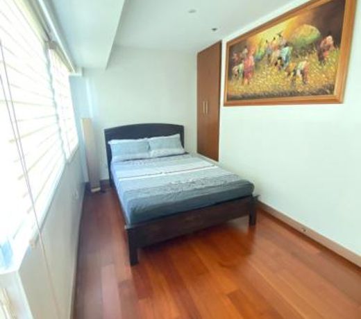Comfy and Cozy 2BR Condo in BGC with WiFi and Netflix