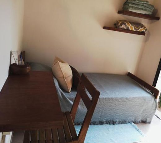 HabitaciÃ³n con baÃ±o privado, Violeta Roga