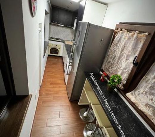 Apartament frumos cu 3 camere situat la partier