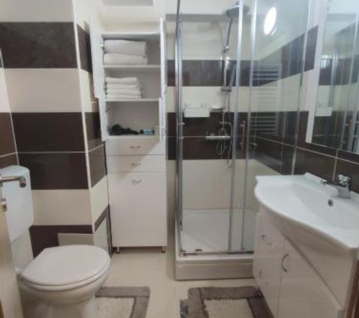 Suncani apartman 36, Brzece
