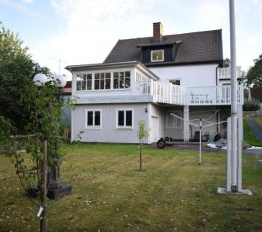 Nice home in Kalmar with WiFi and 4 Bedrooms