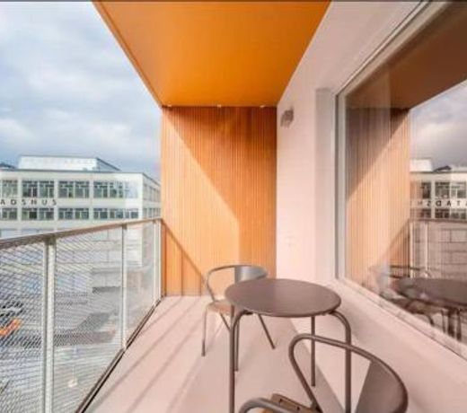 Luxury Business Studio Apartment - Garden View