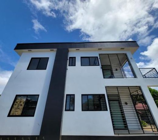 Modern - Wan Pipel with Terrace