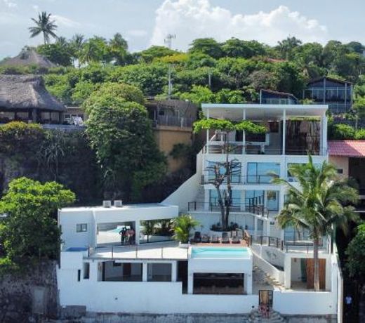 LAOLA SURF CAMP EL SUNZAL