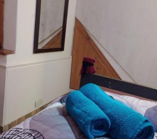 Habitacion en casa con pileta en Rio Ceballos
