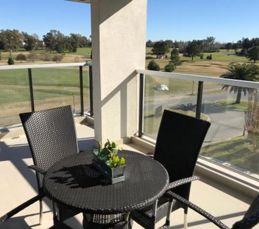 Residencias Pilar Golf Edificio Doral