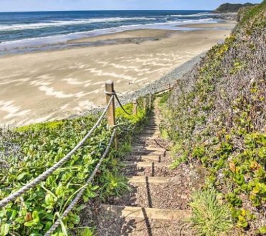 Oceanfront Cottage with Deck and Secluded Beach Access!