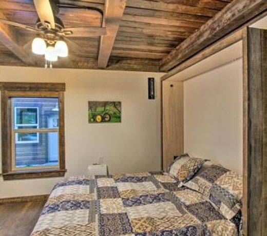 Dazzling Cle Elum Home with Game Room and Fire Pit!