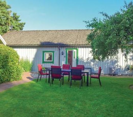 Beautiful home in Hllviken with 1 Bedrooms and WiFi