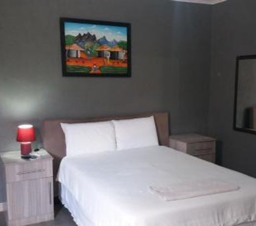 Kgakgamela Road Lodge