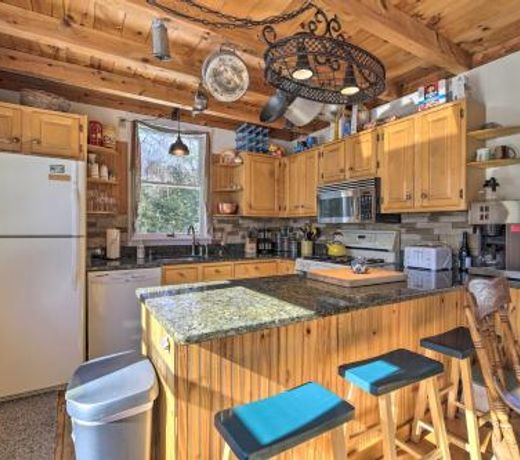 Mad River Valley Home with Hot Tub-4 mi to Sugarbush