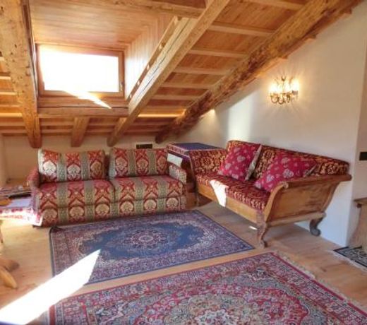 PARTEL LOUDGE