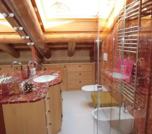 PARTEL LOUDGE