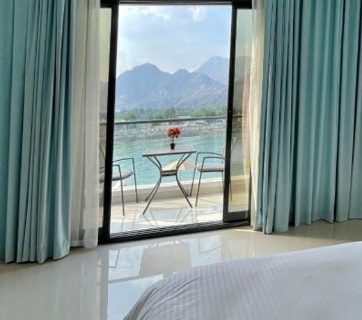 Iconic 4-bedroom villa with pool in Fujairah Palm