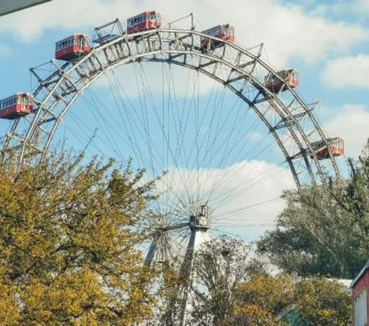 The WHITE Apartment - Great Ferris Wheel
