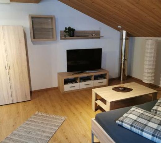 GroÃzugige 80mÂ² Wohnung in ruhiger Lage