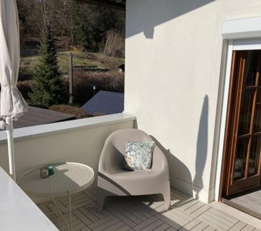 Zimmer mit kleiner Dachterrasse / App. WALD byTILLY