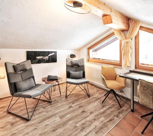 Summit Residence
