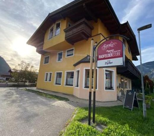 SchÃ¶ne, helle, moderne Unterkunft in Radfeld