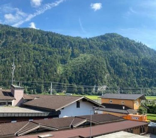SchÃ¶ne, helle, moderne Unterkunft in Radfeld