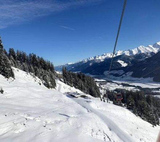 Ski-in & Out Alpine Style Apartment near Kitzbuhel