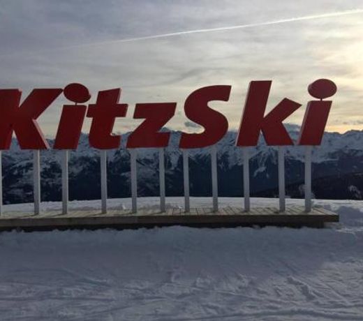 Ski-in & Out Alpine Style Apartment near Kitzbuhel