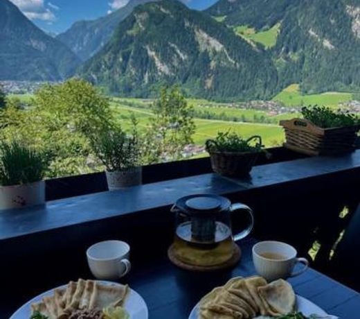 Alpine cottage with exceptional view