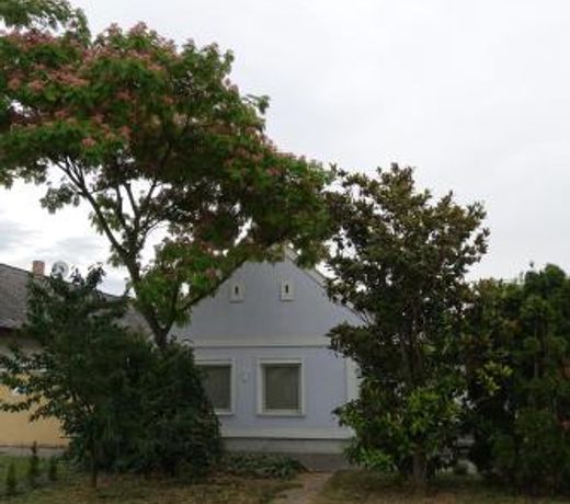 Alla