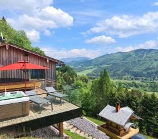 Ruhige Bergvilla in Alleinlage am Mondsee mit Seeblick Bergblick und Whirlpool