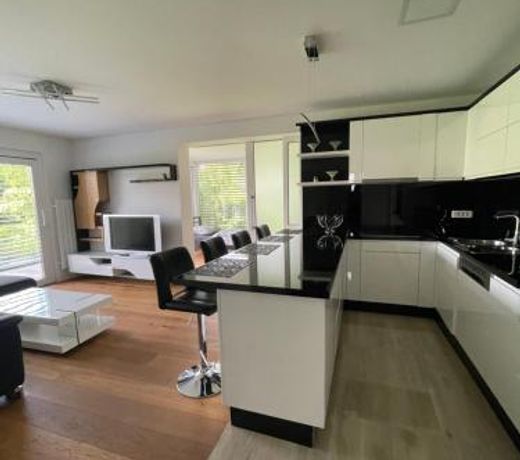 Schöne Gartenwohnung mit Carport und Terrasse!